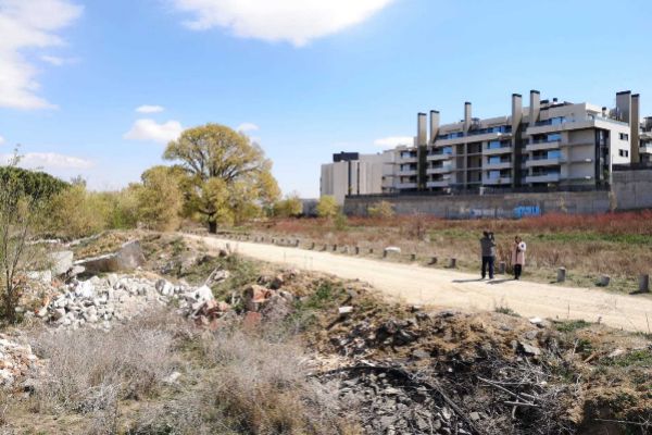 ALCOBENDAS. Muere  un chico de 19 años atropellado en un descampado de La Moraleja