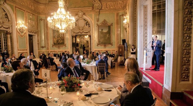 La entrega de premios de El Español: 150 personas, incumplimiento de medidas de prevención y varios ministros y políticos sin mascarilla