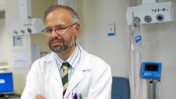 El presidente de los médicos de Madrid ve “absurdas” las nuevas restricciones