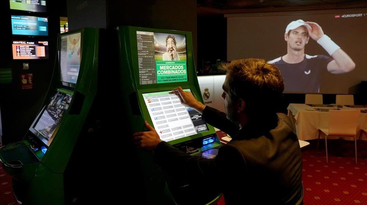 Los ‘after’ de la pandemia: los jóvenes van a bingos y casinos para alargar la noche