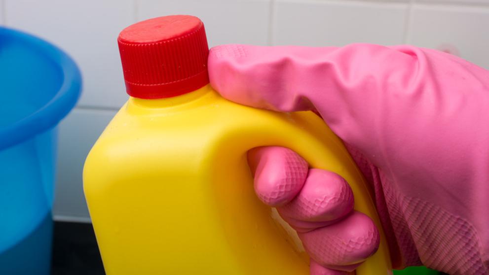 MÓSTOLES. Detenida una mujer  por envenenar a la familia con la que convivía con insecticida y lejía en la comida