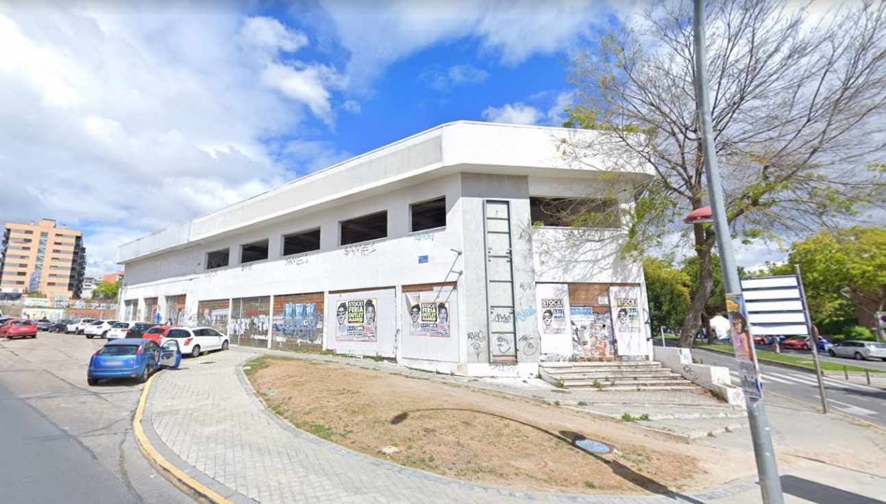 FUENLABRADA. Luz verde a la demolición de las instalaciones del antiguo concesionario de vehículos ubicado en la calle Móstoles