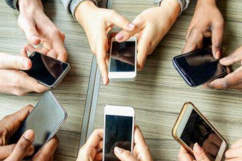 PARLA. El Ayuntamiento reparte casi 150 nuevas tarjetas SIM Wifi entre estudiantes vulnerables