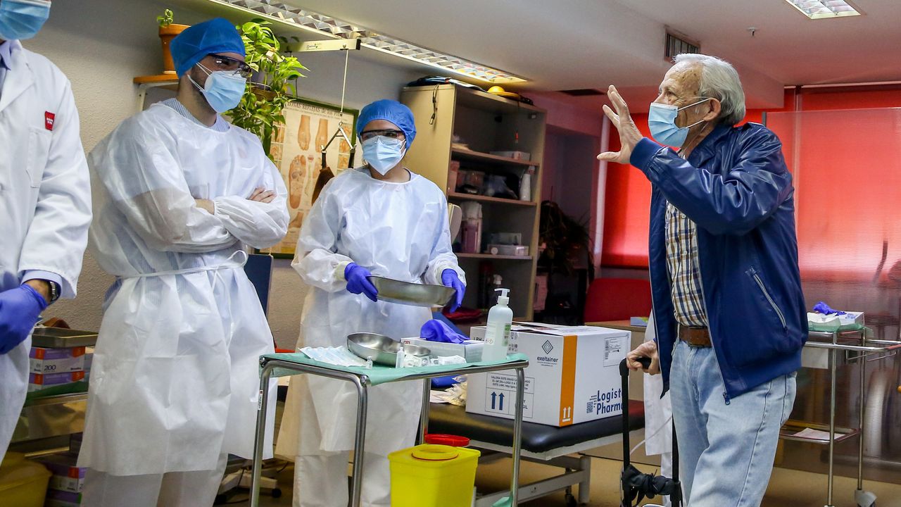 TRES CANTOS. La vacuna contra la COVID-19 llega a las residencias