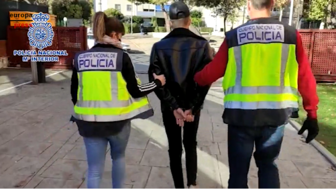 MÓSTOLES. Tres detenidos por estafar 8.000 euros obteniendo números de tarjetas bancarias a partir de falsos emails