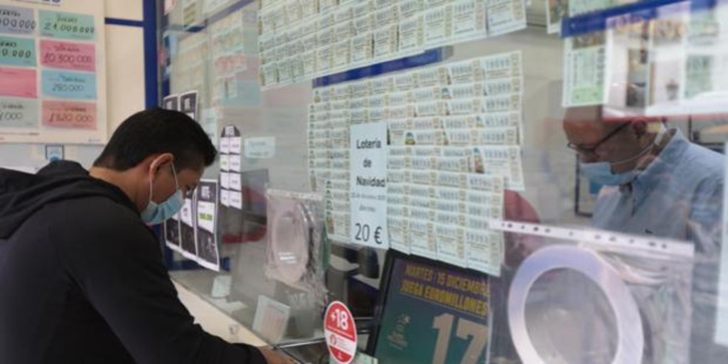 VALLADOLID. Un hombre gana el segundo premio de la Lotería del Niño gracias a elegir el número al mirar la hora del móvil