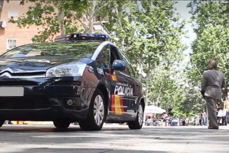 ALCORCÓN. Un agente de policía fuera de servicio detiene a un individuo, tras asaltar a una mujer en la calle