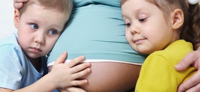 BRASIL. Después de tener un hijo en el primer embarazo y dos en el segundo, una mujer da a luz a trillizos