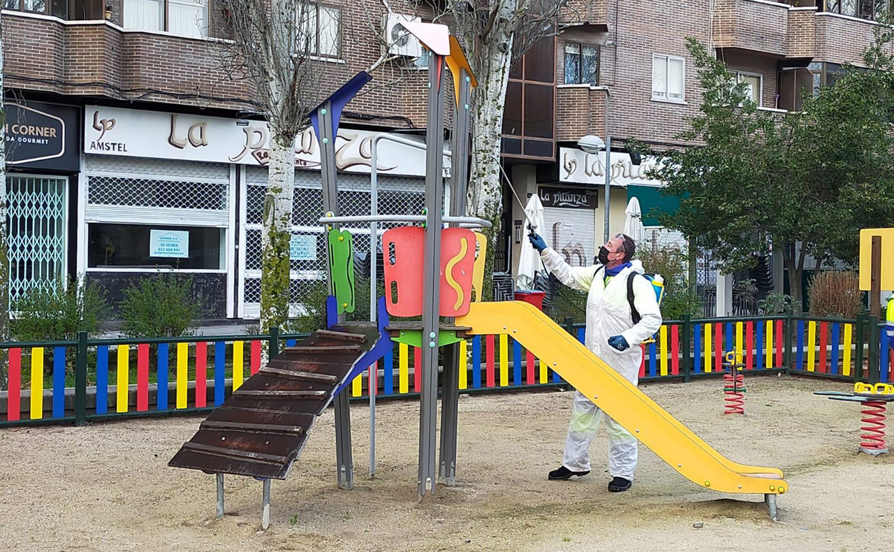 FUENLABRADA. El Ayuntamiento reabre sus áreas caninas, varios parques infantiles y zonas de deporte al aire libre