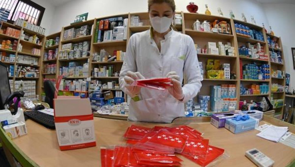 Desde hoy se puede recoger en las farmacias la segunda mascarilla FFP2 gratuita para mayores de 65 años