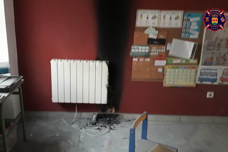 ALCORCÓN. Un incendio provocado por un radiador obliga a desalojar un colegio