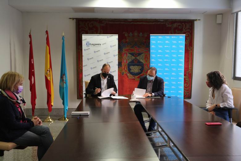 LEGANÉS. El Ayuntamiento y Aldeas Infantiles suscriben un convenio para mejorar la protección y el bienestar de niños y adolescentes acogidos