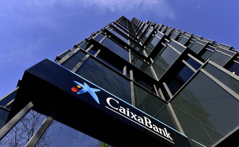 CaixaBank planea despedir a 8.300 personas, el 19% de la plantilla, en el mayor ERE de la historia de la banca en nuestro país