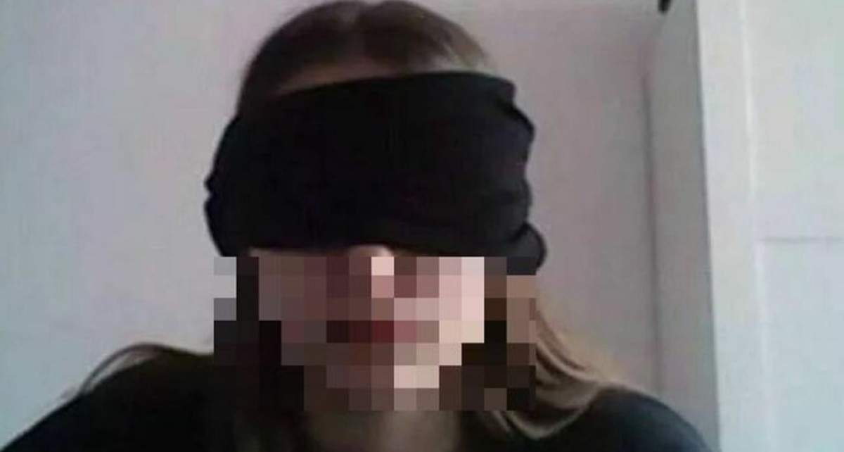 ITALIA. Investigan a una profesora que obligó a su alumna a vendarse los ojos durante un examen por “hacerlo demasiado bien”