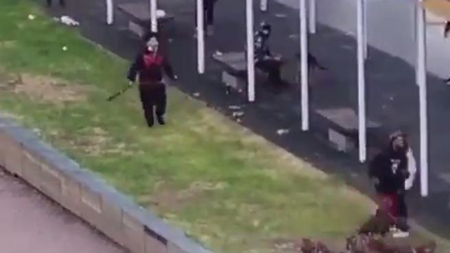 ALCORCÓN. Buscan a los participantes de una pelea a machetazos entre bandas por el control del parque San Pedro Bautista