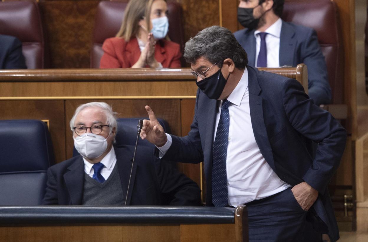 El Gobierno confía en un pacto de última hora para los ERTE