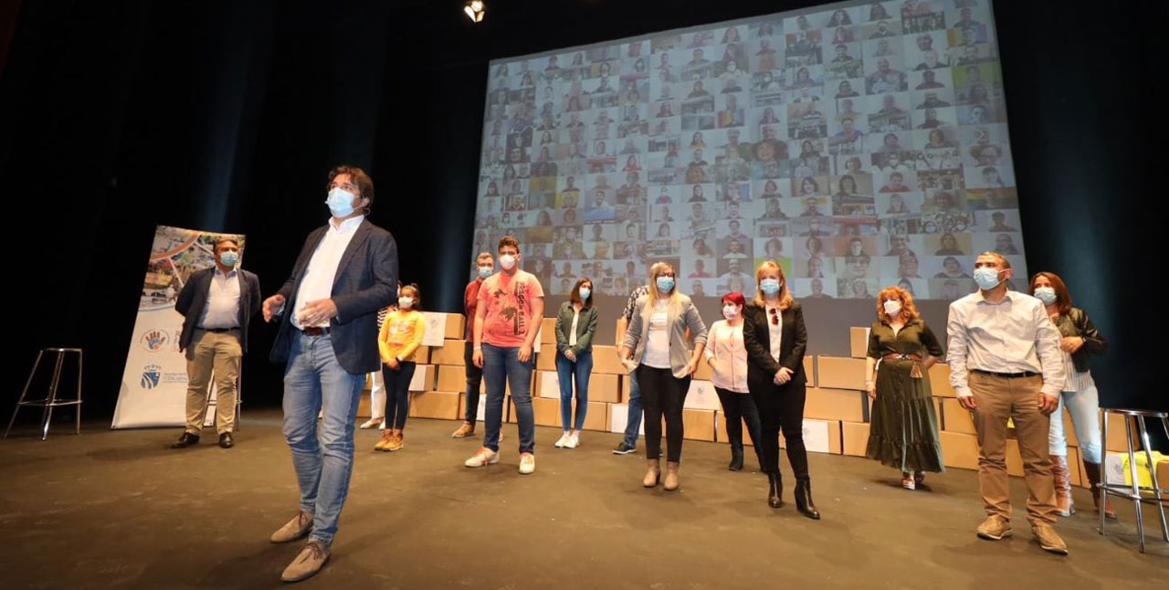 FUENLABRADA. El alcalde, Javier Ayala, no pudo contener las lágrimas en el aniversario de la Red Fuenlabrada Solidaria