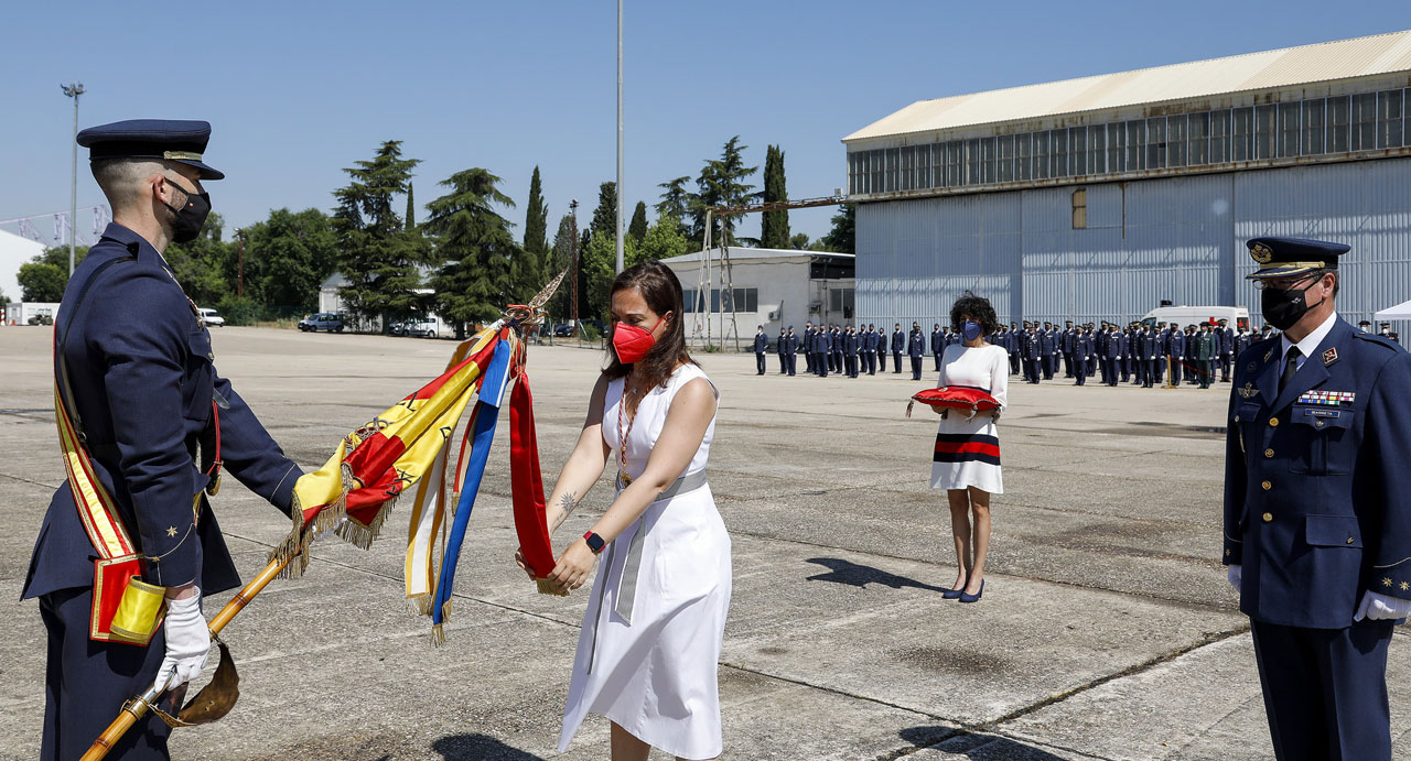 GETAFE. La base aérea recibe la medalla de oro de la ciudad en un emotivo acto
