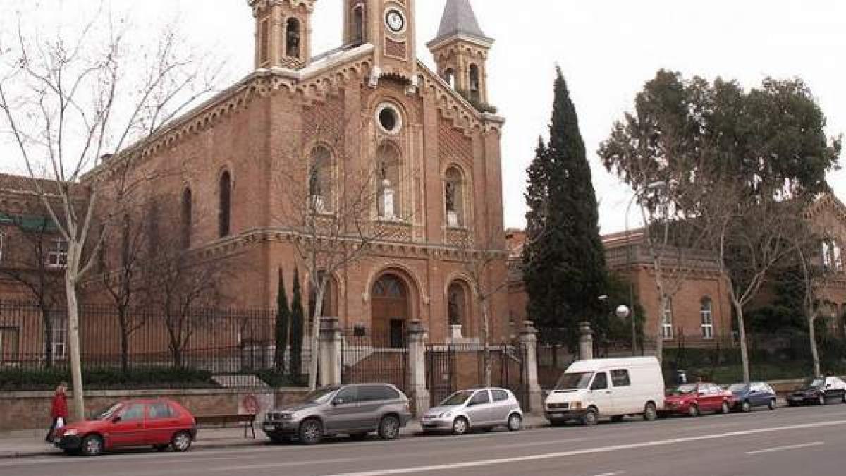 RETIRO. El Ayuntamiento de Madrid estudia alternativas de parking para padres que tienen a sus hijos hospitalizados en el Niño Jesús