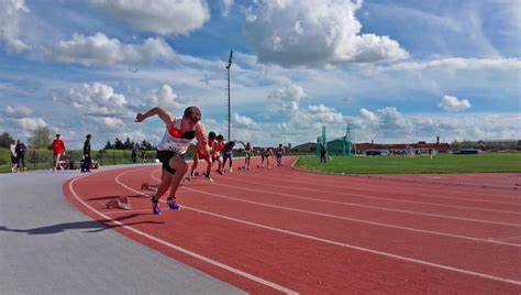 FUENLABRADA. El Ayuntamiento y la Universidad firman un convenio para crear una Escuela de Atletismo infantil y juvenil