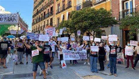 CENTRO. Los comerciantes de El Rastro reclaman habilitar el 100% de los puestos ante la mejora de la situación sanitaria