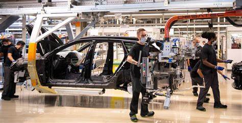 El Gobierno logra un acuerdo con los agentes sociales para prorrogar los ERTE hasta el 28 de febrero de 2022