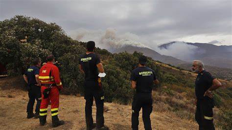 MÁLAGA. Ya van cerca de 8.000 hectáreas arrasadas en un incendio aún lejos de extinguirse