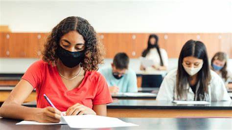 FUENLABRADA. El Consistorio eleva hasta los 1.000 euros sus Universiayudas y crea un bono para pagar la matrícula de la selectividad