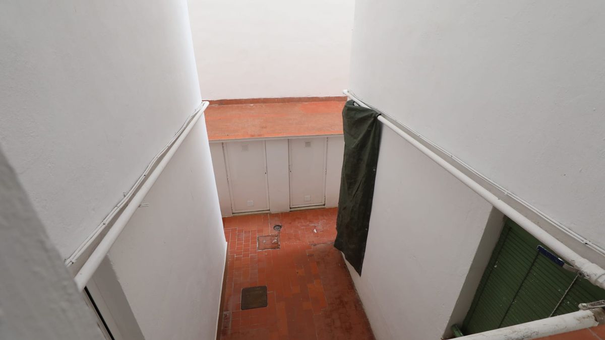 ZARAGOZA. Una chica de 20 años muere mientras trepaba hasta su casa en un cuarto piso porque se dejó las llaves