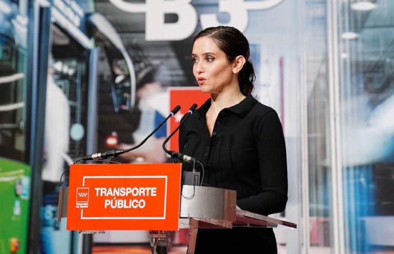 Ayuso anuncia una importante rebaja del abono transporte a partir del 1 de enero