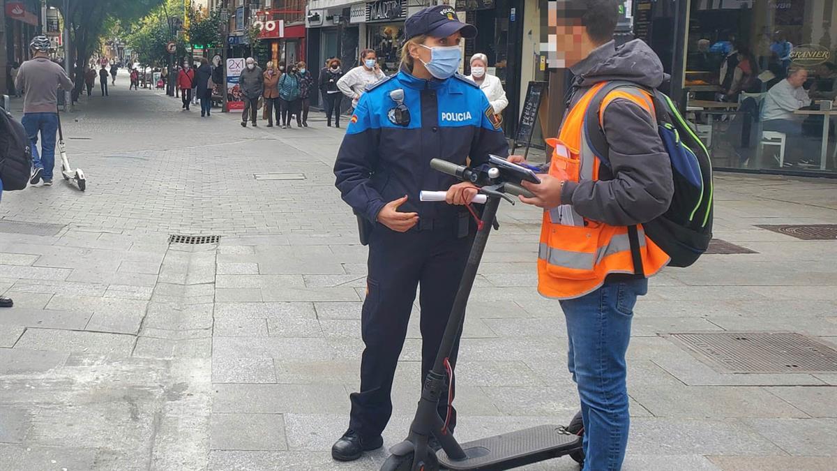 ALCORCÓN. El Ayuntamiento colabora en la campaña informativa de la DGT para concienciar sobre el respeto a la movilidad peatonal