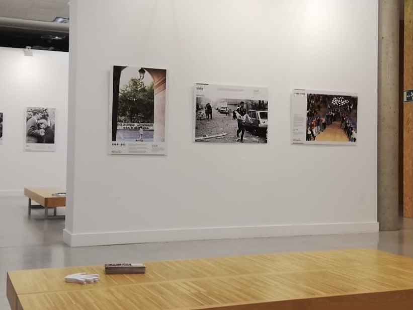 POZUELO DE ALARCÓN. El municipio acoge “La voz de las manos blancas”, una exposición en homenaje a las víctimas del terrorismo