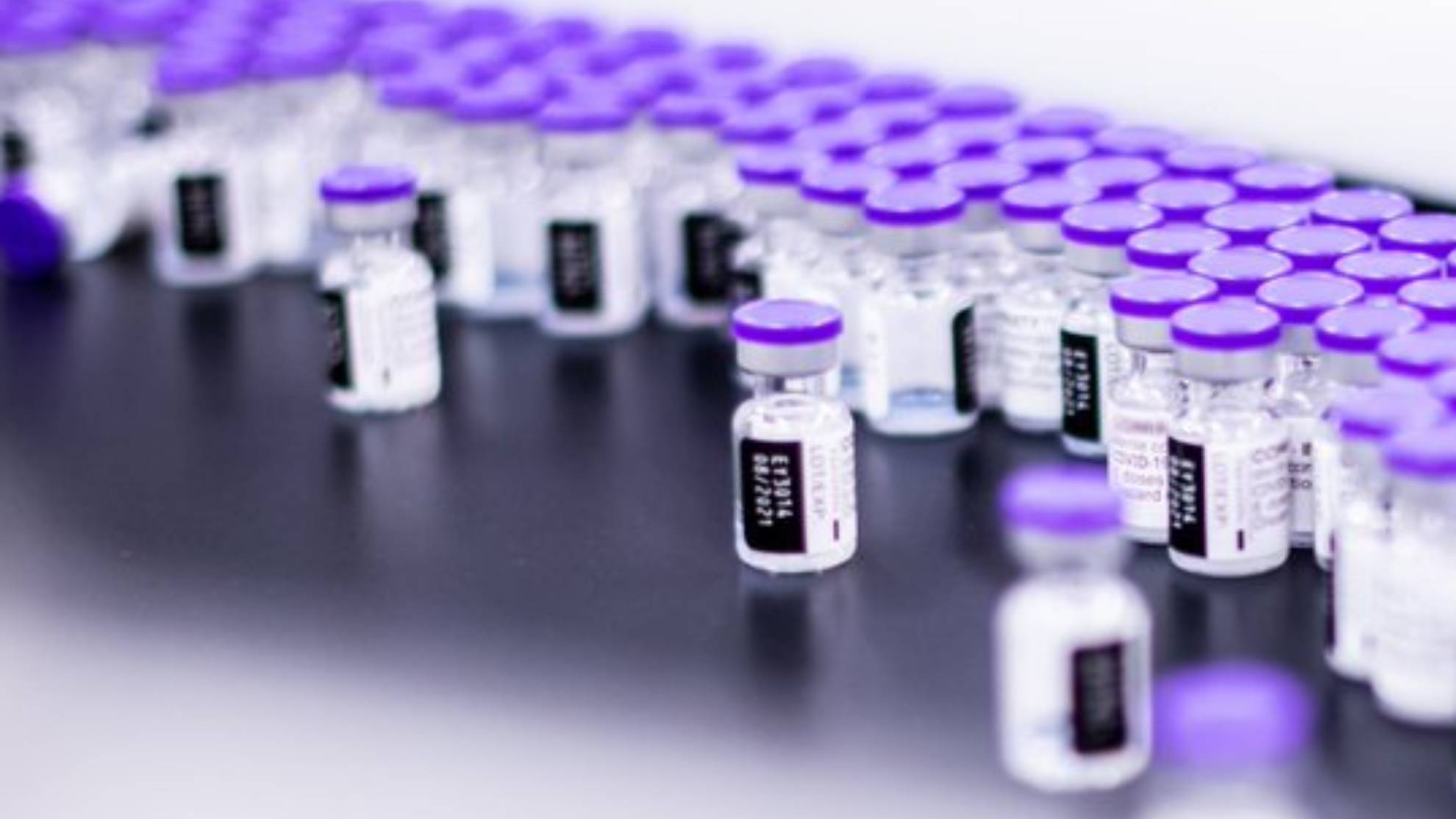 La farmacéutica Pfizer pronostica que la pandemia se alargará hasta 2024