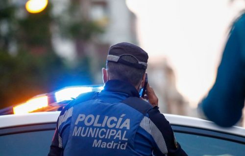 Agente-Policia-Municipal-Madrid_2405769418_30265880_1300x731