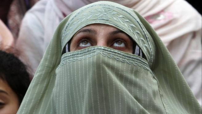 INDIA. Escándalo en el país por subastar mujeres musulmanas en una aplicación para móvil