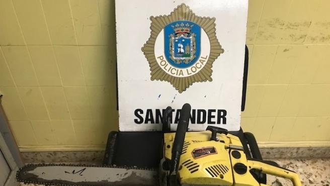 SANTANDER. Una discusión de tráfico acaba con un implicado sacando una motosierra