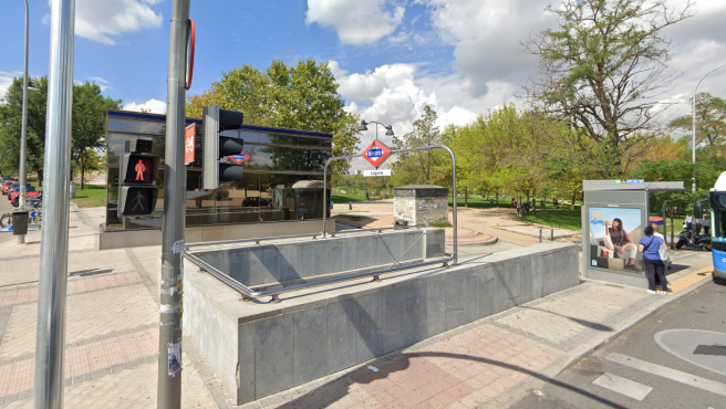 LATINA. Detenido tras robar armado con unas tijeras a un hombre en silla de ruedas en la entrada del Metro de Madrid