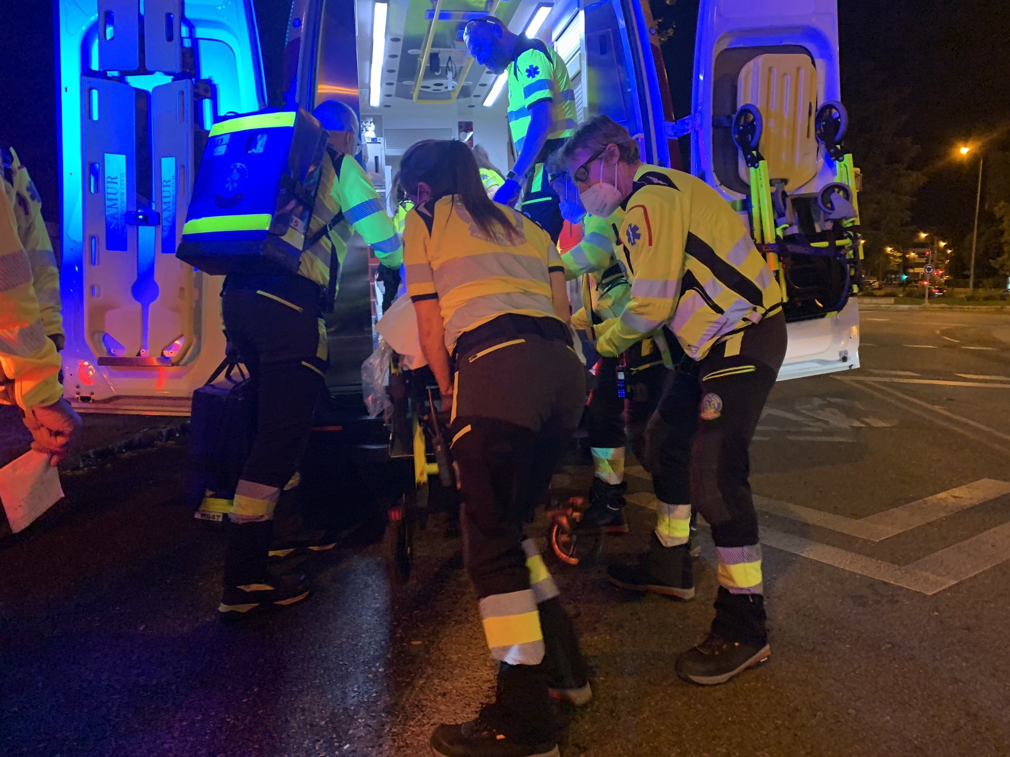 Dos jóvenes resultan heridos de gravedad por arma blanca en dos sucesos