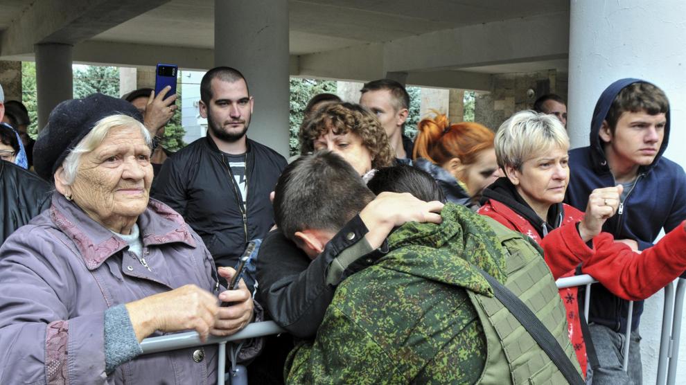 UCRANIA. Llegan los primeros reservistas rusos a Lugansk para asegurar el territorio