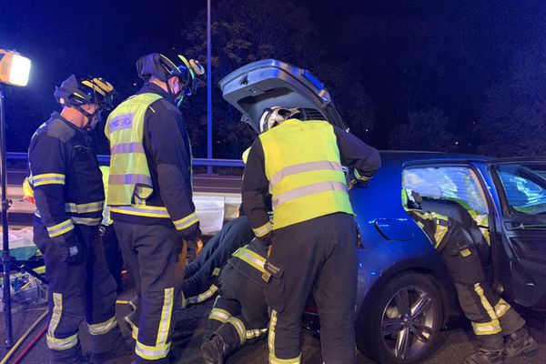 BARAJAS. Un conductor kamikaze provoca un accidente en la A-2 con cinco heridos