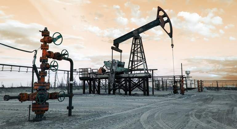 La Organización de Países Exportadores de Petróleo y sus estados aliados anuncia reducir su oferta en 2 millones de barriles diarios