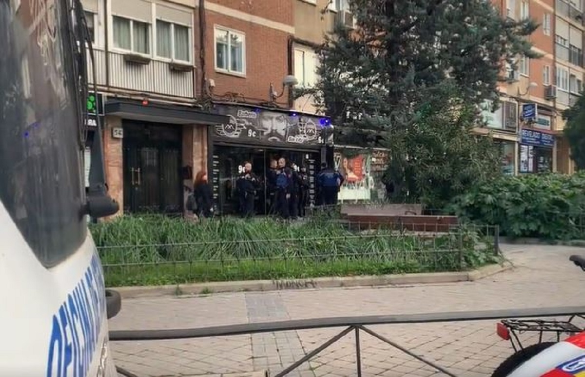 BARRIO DEL PILAR. Detenidos los dos peluqueros que se agredieron con tijeras