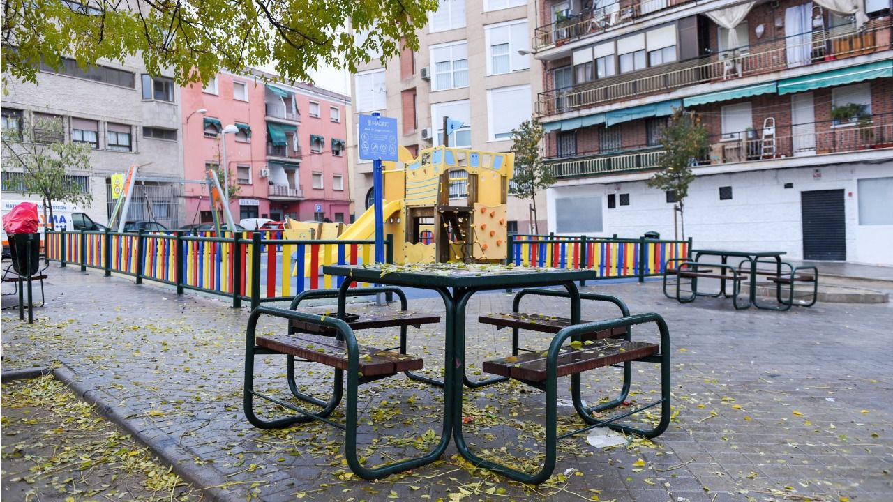 VILLAVERDE. La familia del menor de 15 años asesinado a tiros el pasado domingo pide a la delegada del Gobierno que retire que pertenecía a una banda