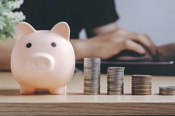 La tasa de ahorro cae tras el alza de la pandemia y se sitúa en España cuatro puntos por debajo de la media de la eurozona