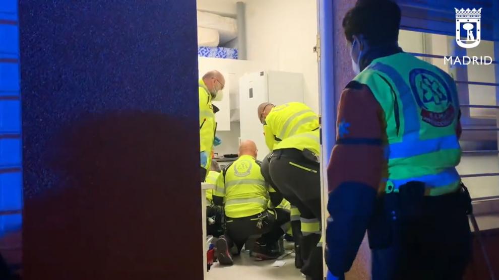 PUENTE DE VALLECAS. Un hombre mata a la hija de 20 años de su expareja e intenta suicidarse