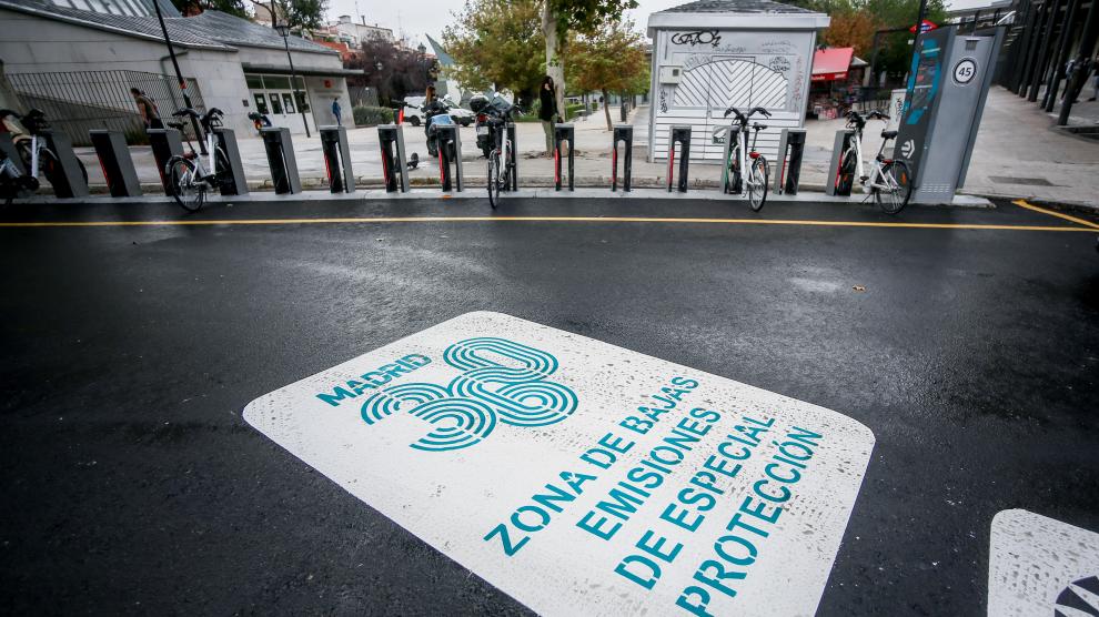 La mayoría de los alcaldes incumple la Ley del Clima y llega a 2023 sin restringir el tráfico en el centro de las ciudades más pobladas