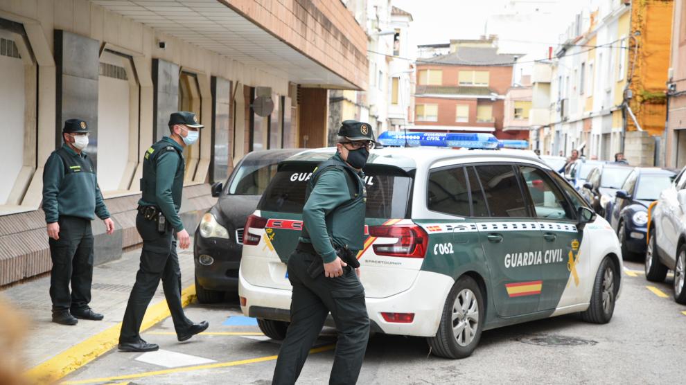 VALENCIA. Hallan muerta y semidesnuda a una pareja en una casa de campo