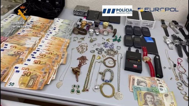 SALAMANCA. Cae una banda albanesa que asaltó 40 casas y logró un botín de 800.000 euros