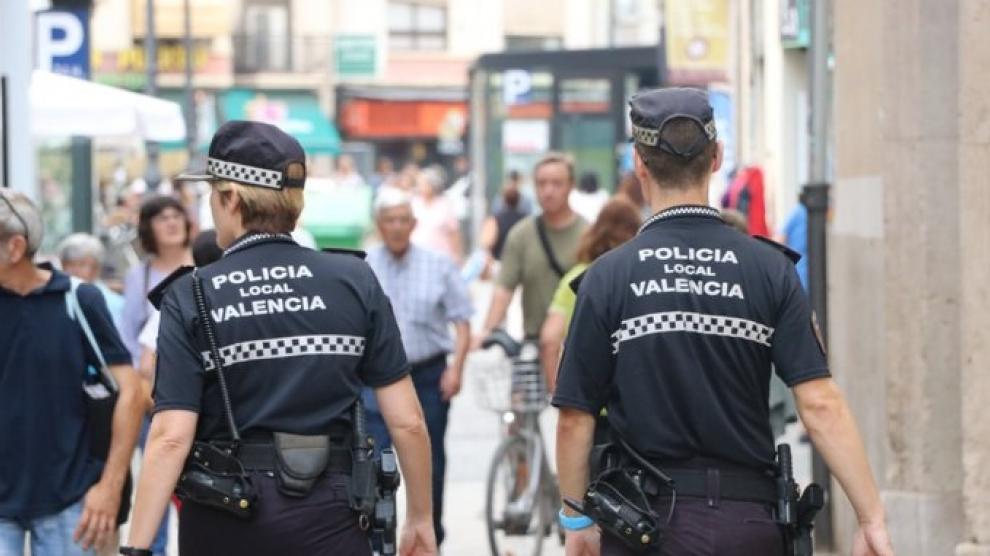 VALENCIA. Un cura ebrio choca contra cinco coches y achaca su embriaguez al vino de la misa