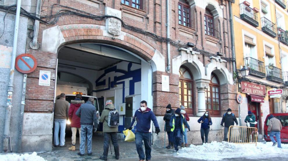 MÓSTOLES. El Ayuntamiento movilizará 70 máquinas y repartirá 200 toneladas de sal para luchar contra el frío